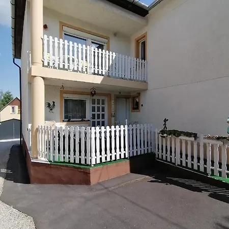 Ildikó Alloggio in famiglia