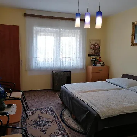 Ildiko Vendeghaz * Hévíz