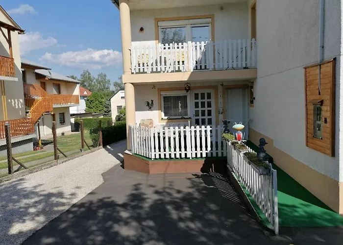 Ildiko Vendeghaz Homestay