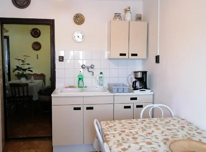 Ildiko Vendeghaz Homestay *